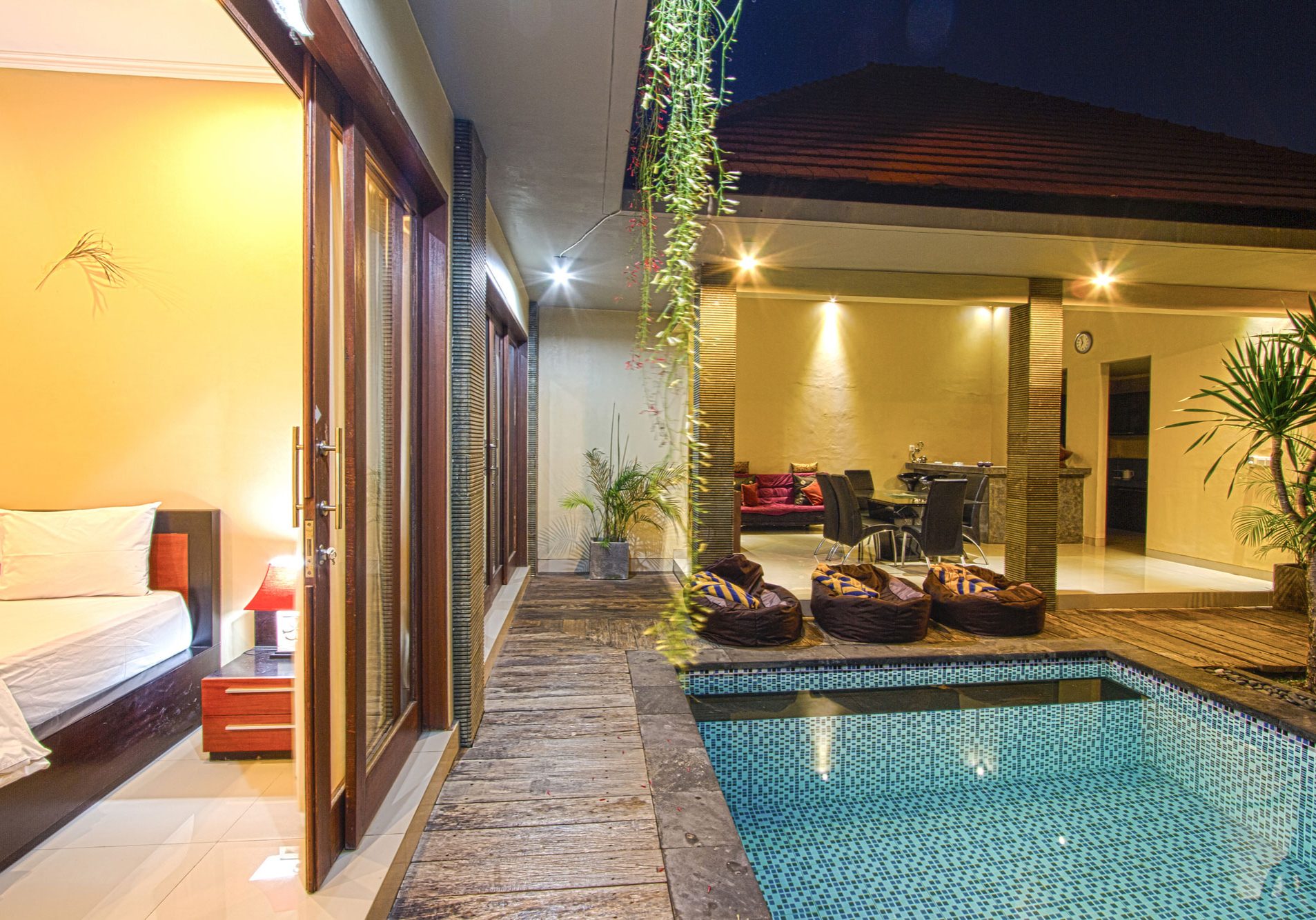 photo-piscine-banc-2_paves-decors