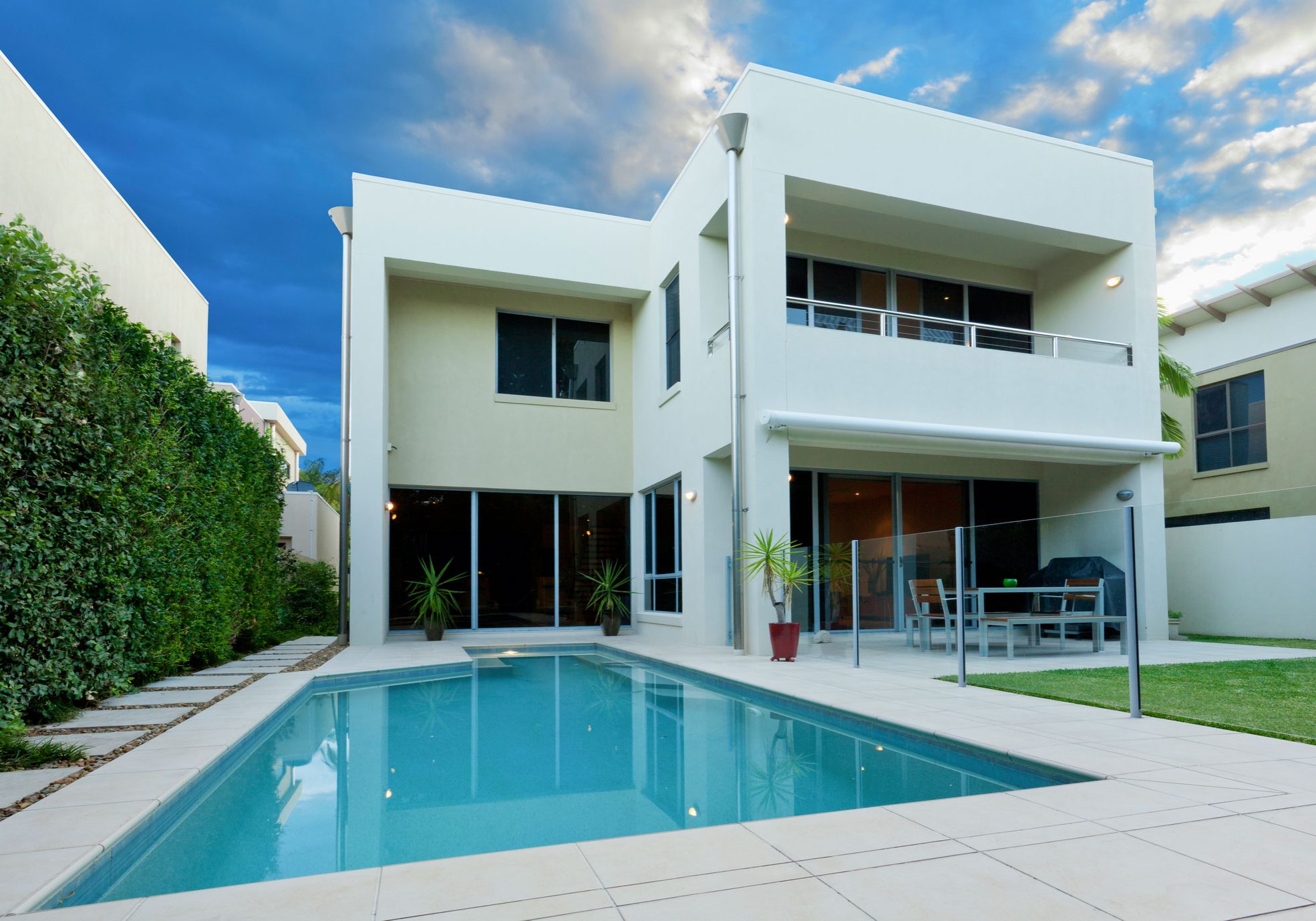 photo-piscine-banc-3_paves-decors