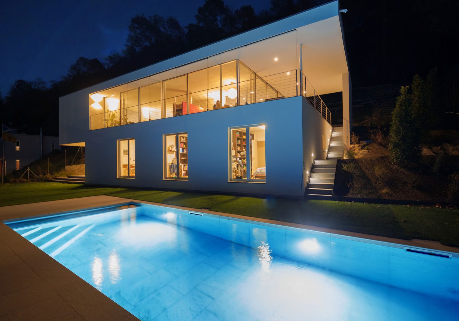 photo-piscine-marche-coin_paves-decors