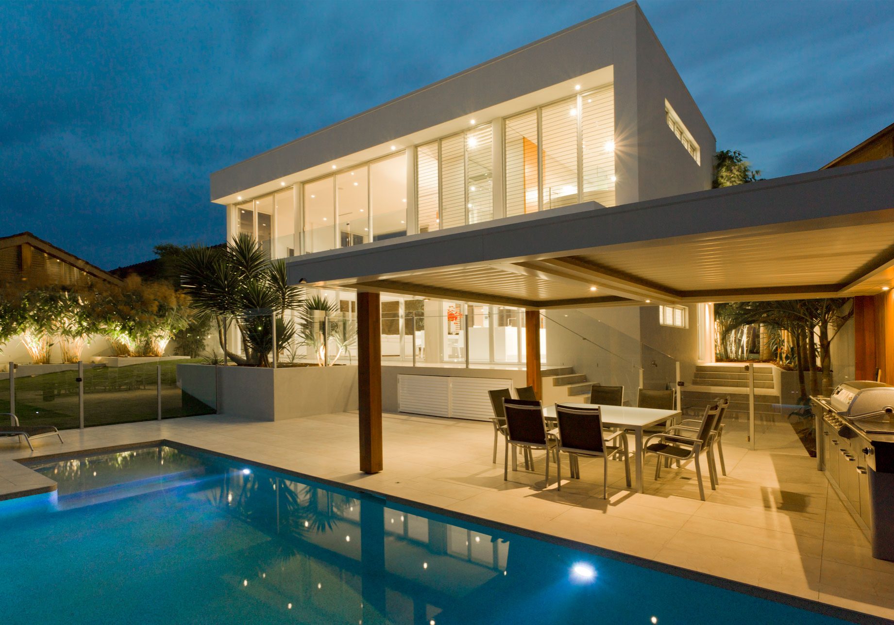 photo-piscine-marche-exterieure-3_paves-decors